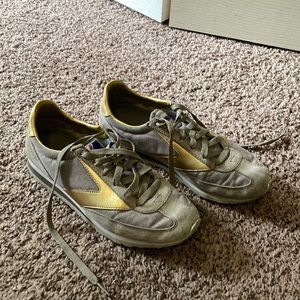 Brooks gold vintage style